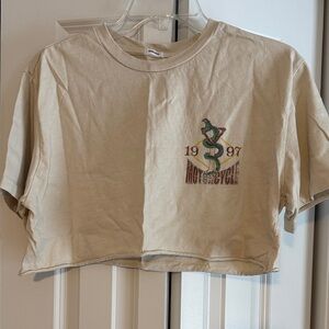 Garage-Beige Graphic Women’s Crop Top